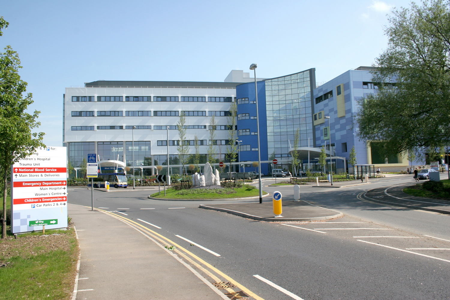 How LED Lights Can Help Estate Managers Decarbonize NHS Hospitals